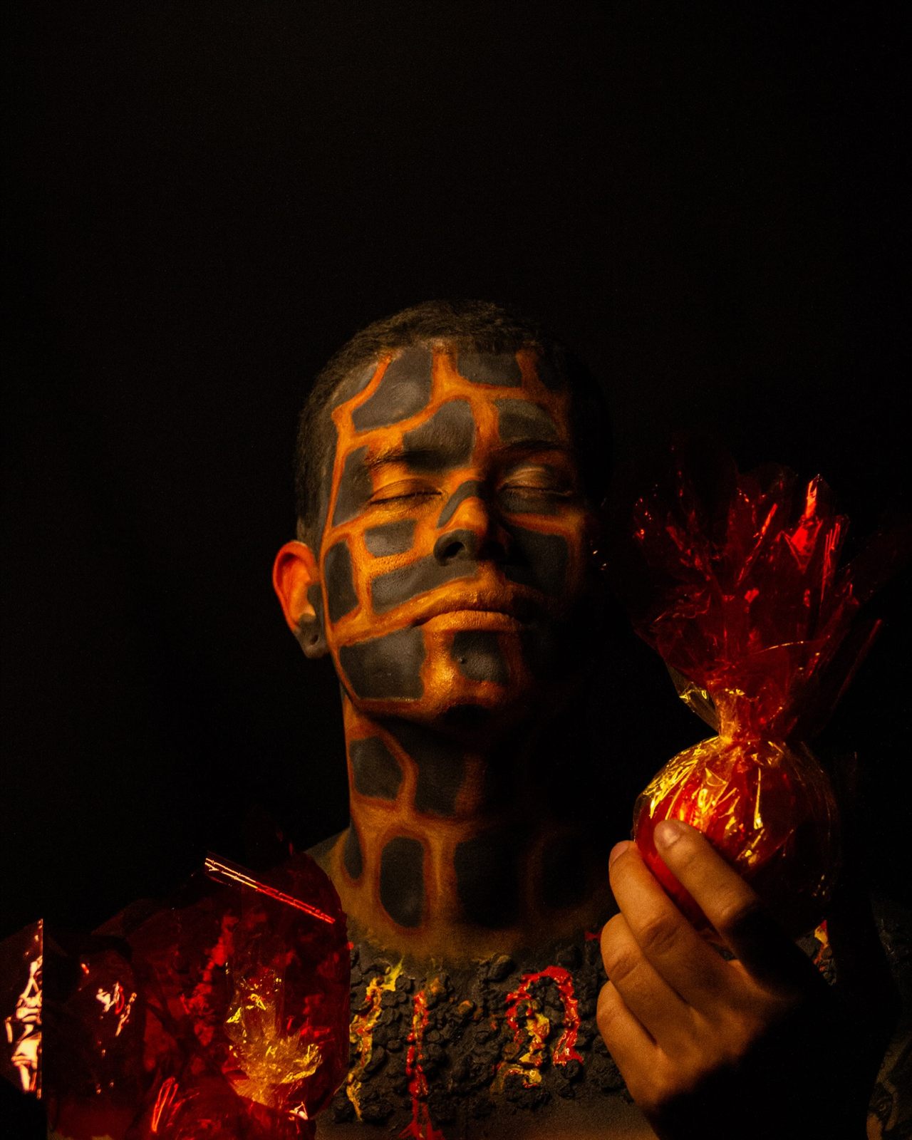 Maquillaje artístico conceptual estilo lava en Medellín
